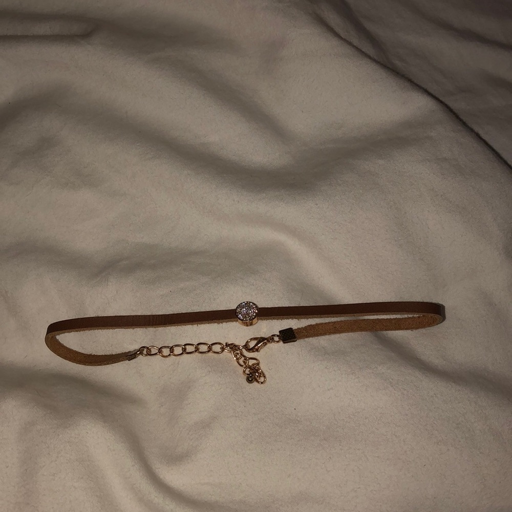 Mocha choker